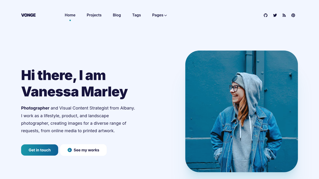Light mode screenshot of Vonge Zola theme demo website